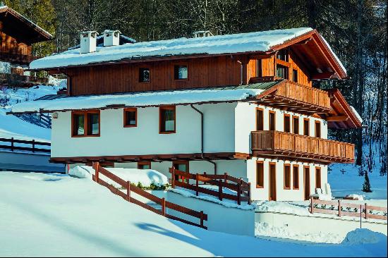 Perla - contemporary chalet with a panorama of the Dolomites