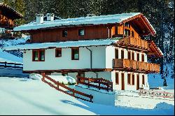 Perla - contemporary chalet with a panorama of the Dolomites