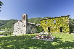 Villa Elisa, a 14th century estate in the heart of Umbria