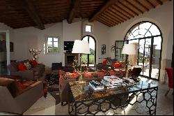High-end villa in the heart of the Tuscan Val d'Orcia countryside