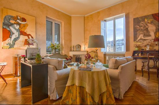 Authentic Florentine Apartment by the Arno River