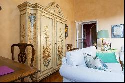 Authentic Florentine Apartment by the Arno River