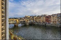 Authentic Florentine Apartment by the Arno River