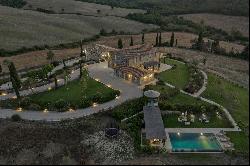 Villa Lilla, a beautiful farmhouse complex in Val d'Orcia