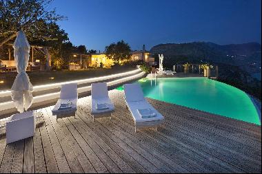 Villa delle Sirene-majestic villa overlooking the mesmerizing Amalfi Coast