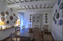 Casa Ismene - set on a Renaissance estate in Val d'Orcia