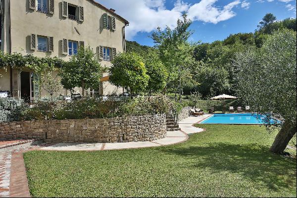 Villa Calendula - idyllic villa within a green, Tuscan landscape