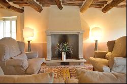 Villa Calendula - idyllic villa within a green, Tuscan landscape