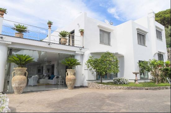 Villa Sunlight - Stunning and panoramic villa at Anacapri