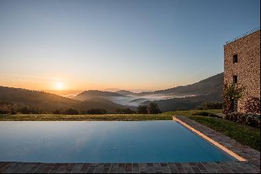 Villa with breathtaking views for short term rent in Umbria