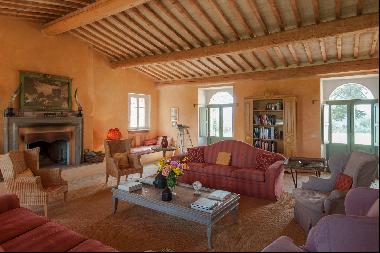 A prestigious villa in the rolling hills near Montalcino
