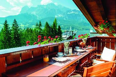 La Dolce Vita: luxurious, modern chalet in the heart of the Dolomites