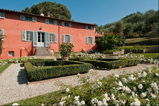 Villa Serenella - charming estate that overlooks the countryside