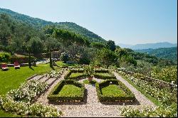 Villa Serenella - charming estate that overlooks the countryside