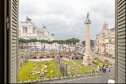 Stunning apartment overlooking Trajan's monumental Column