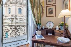 Stunning apartment overlooking Trajan's monumental Column