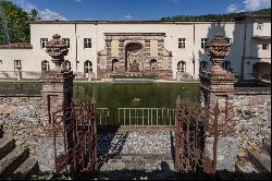 Villa Cardo - historic estate in the hills that surround Lucca