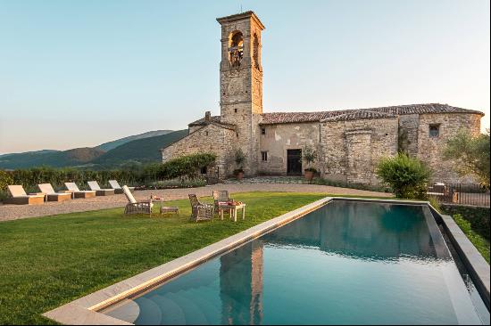 Castle Maria - set amongst the beautiful Perugian hills