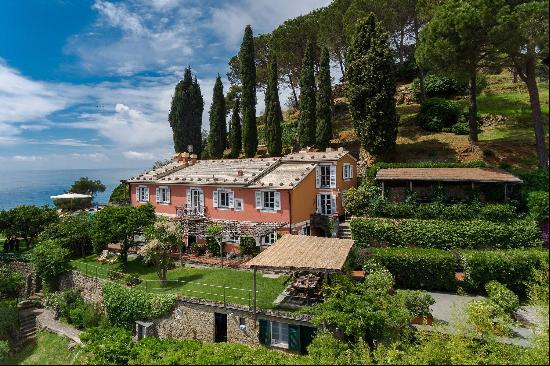 Luxury villa, overlooking the bay of Portofino