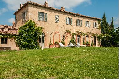 A charming Tuscan villa in the heart of Montalcino
