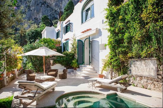 Villa Lilli - Luxurious villa sitting atop the Island of Capri