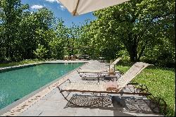 Lovely Villa Olivia immersed in the greenery of the Tuscan countryside
