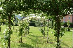 Villa Roses - Beautiful estate nestled in the Hills of Lucca