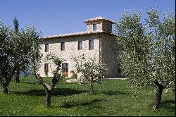 A luxurious estate overlooking the Umbrian countryside