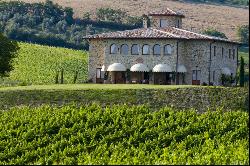 A luxurious estate overlooking the Umbrian countryside