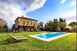 Charming estate in the picturesque Val d'Orcia countryside