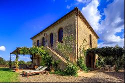 Charming estate in the picturesque Val d'Orcia countryside