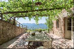 A picturesque villa in the hills above Lucca