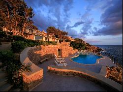 A magnificent villa with an extraordinary view of the sea