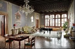 Stunning apartment in the Art Gallery district of Venice