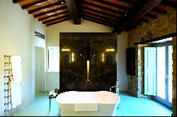 Podere Cipressi - contemporary farmhouse in Siena's countryside