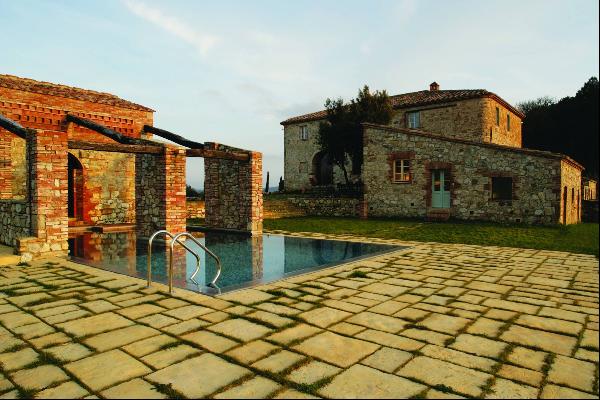 A remarkable farmhouse within the grounds of a Tuscan castle