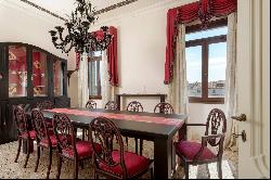 Beautiful Grand Canal top floor apartment