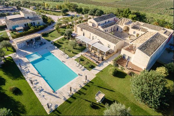 Masseria Bougainvillea - Manor house transformed into elegant hotel