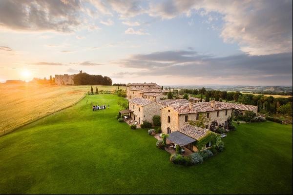 Grand & Luxurious Estate in the heart of the Val d'Orcia valley