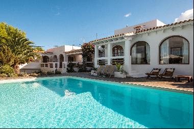 Villa close to the sea, with views and license in Formentera