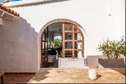 Villa with sea views and tourist license in Es Pujols