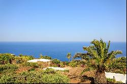 Kardiba Luxury Oasis Estate in Pantelleria's natural reserve