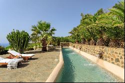 Kardiba Luxury Oasis Estate in Pantelleria's natural reserve