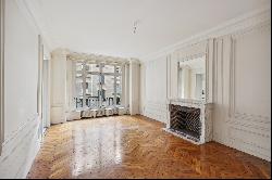 Apartment for sale in Paris 16th - Victor Hugo