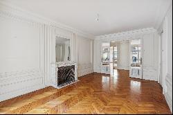 Apartment for sale in Paris 16th - Victor Hugo