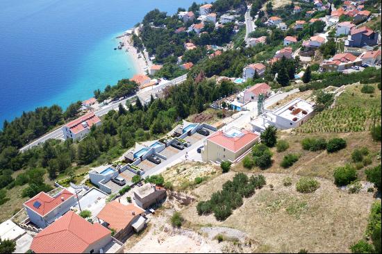 Plot with building permit near Omis