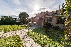 Distinguished classic style villa in Monte Alcedo
