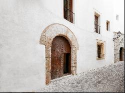  Extraordinary Manor House In The Heart Of Dalt Vila