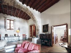  Extraordinary Manor House In The Heart Of Dalt Vila
