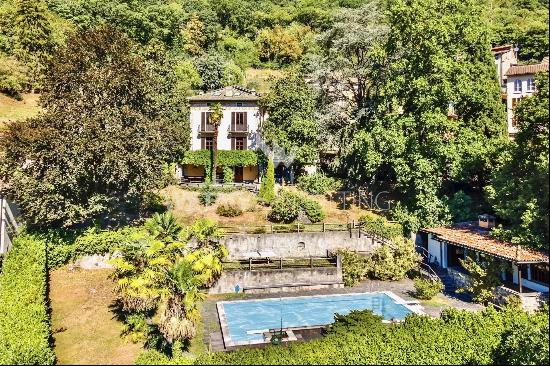 Elegant villa with guest house, pool & lake view for sale in Vico Morcote